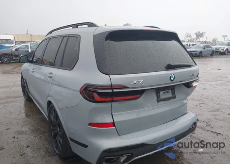 2026 BMW X7 xDrive40I z USA, uszkodzony, nr VIN 5UX23EM00T9101030